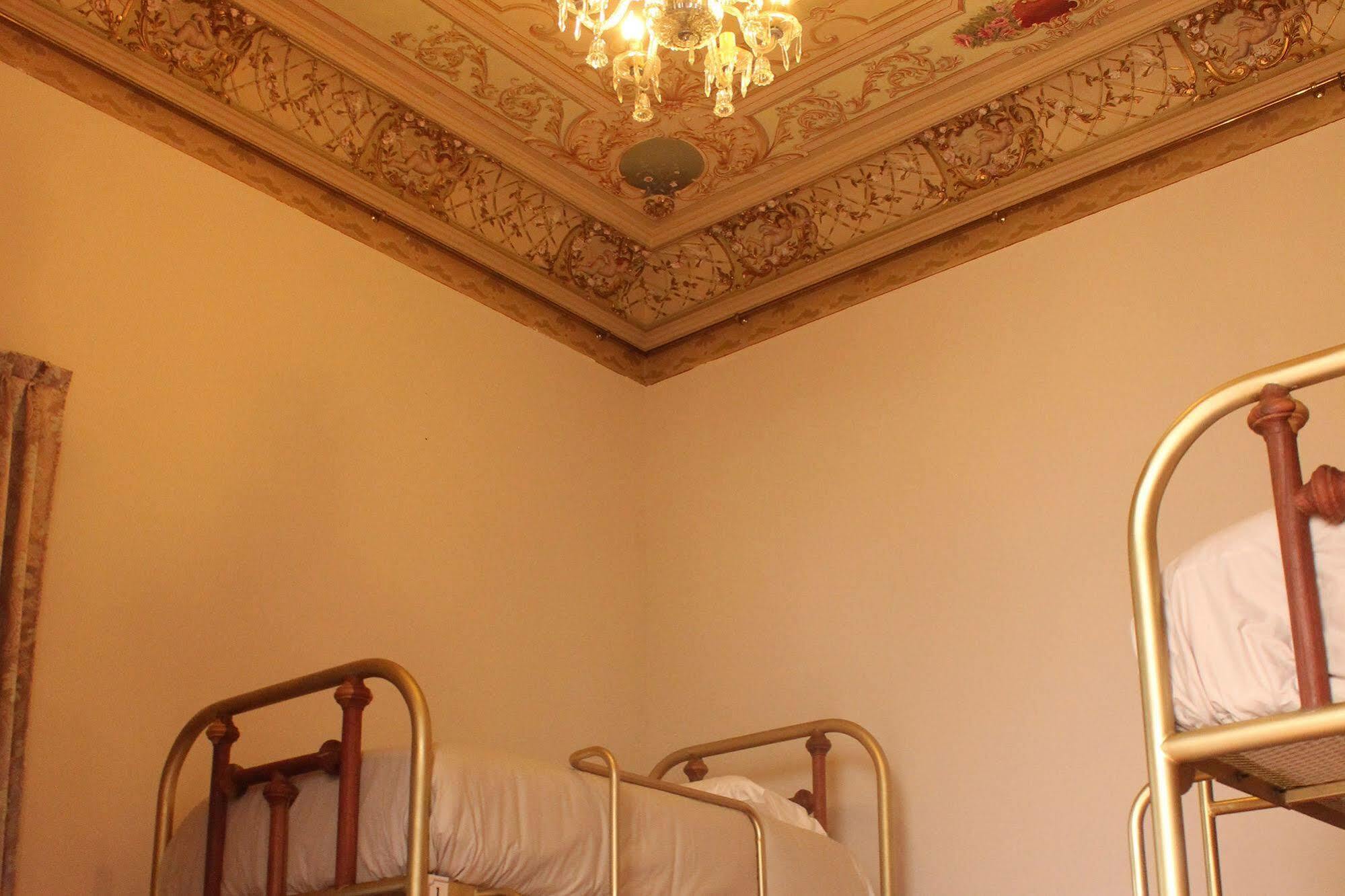 Leonora Hostal Puebla Buitenkant foto