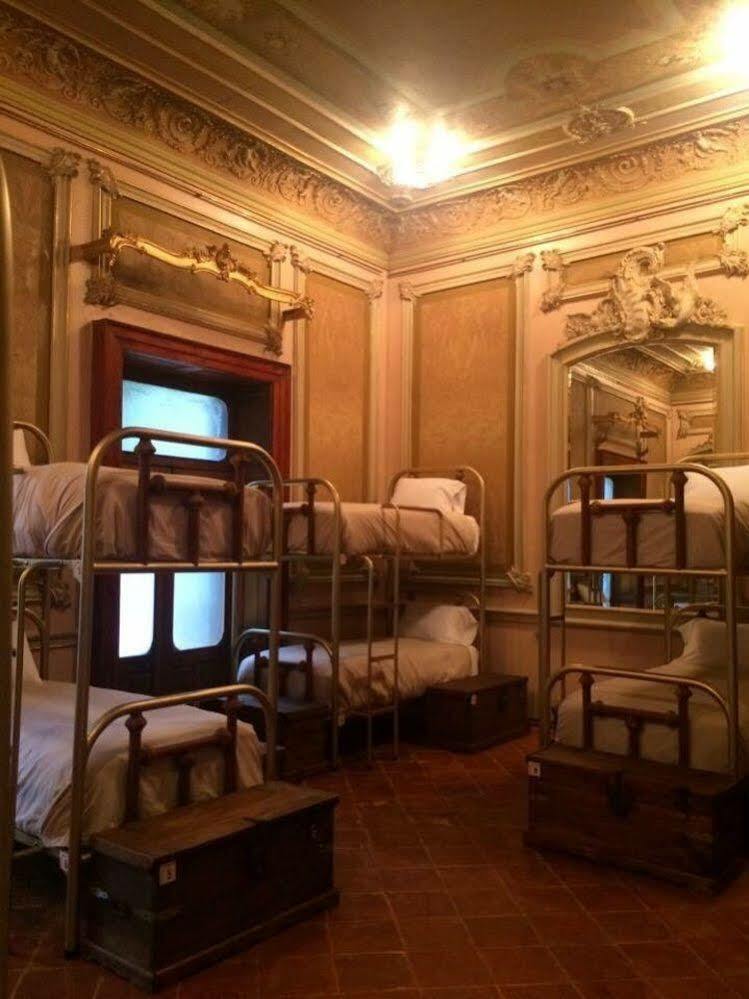 Leonora Hostal Puebla Buitenkant foto